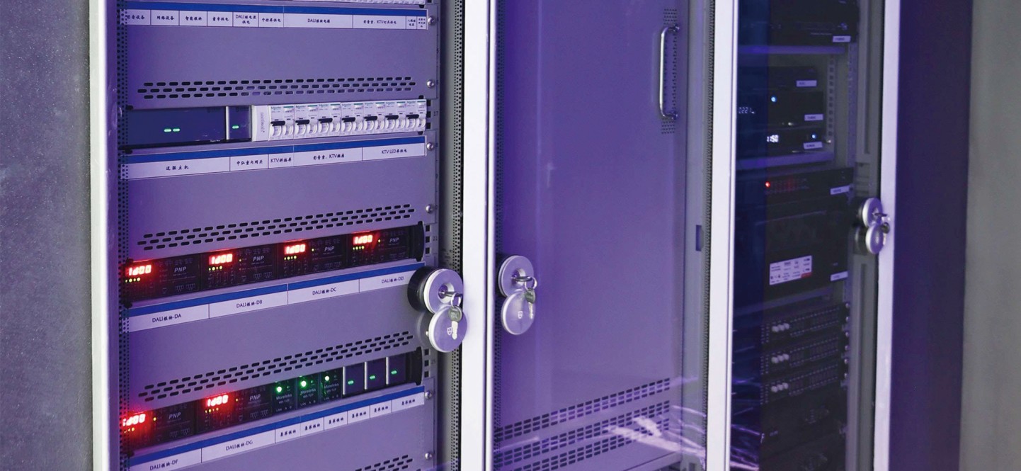 不是堆叠，是融合：玛德克大宅专属机房解决方案。